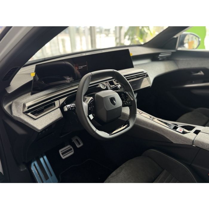 Peugeot E-3008 NEW 100% електро (325 к. с.) АКПП GT 2025 + панорамний дах