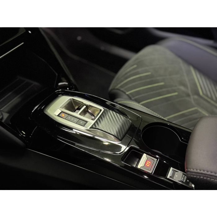 Peugeot 2008 HYBRID 1,2 л (136 к. с.) eDCS6 GT 2025
