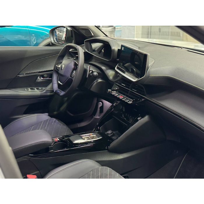 Peugeot 2008 HYBRID 1,2 л (136 к. с.) eDCS6 GT 2025