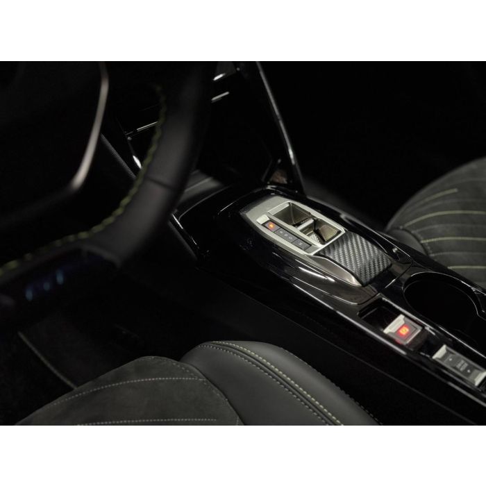 Peugeot 2008 HYBRID 1,2 л (136 к. с.) eDCS6 GT 2025