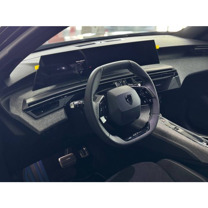 Peugeot 3008 NEW HYBRID 1,2 л (136 к. с.) АКПП-6 GT 2025-1