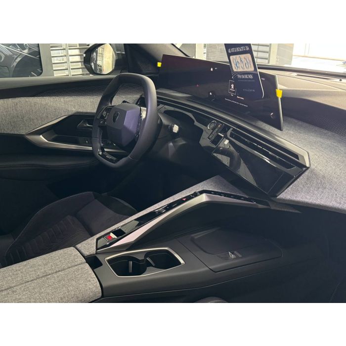 Peugeot 3008 NEW HYBRID 1,2 л (136 к. с.) АКПП-6 GT 2025